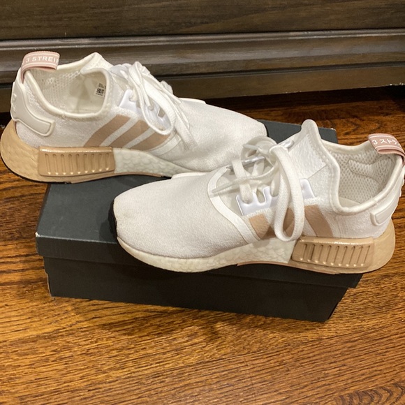 Adidas NMD R1 - Picture 4 of 10